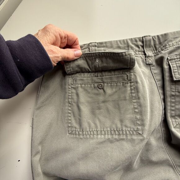 Eddie Bauer High Rise 100% Cotton Utility Capri Cropped Pants Sage Green Size 10 - Picture 10 of 10